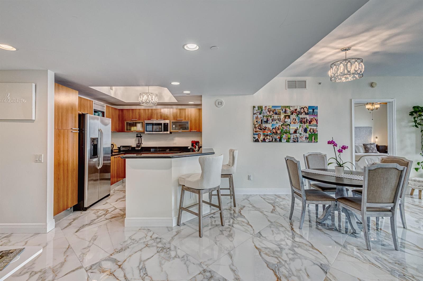 2640 Lake Shore Drive 2014 photo 11