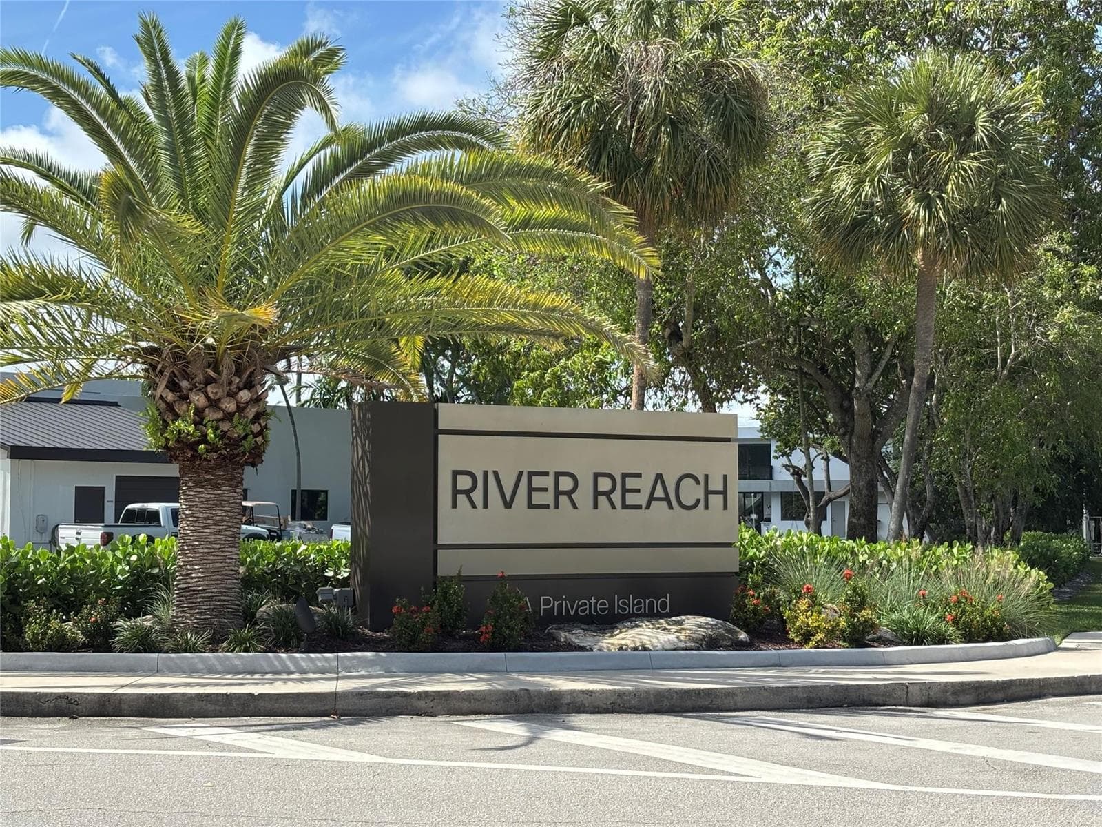 900 River Reach Drive 521 photo 1