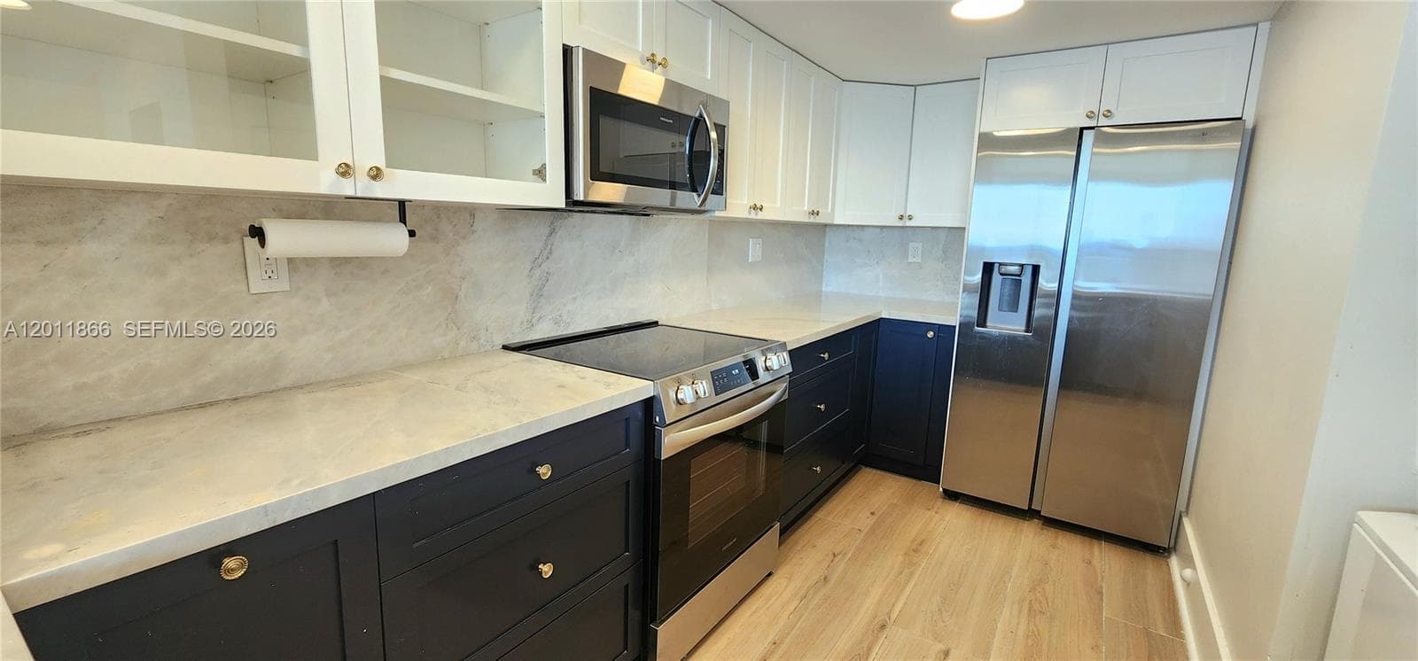 7601 E Treasure Dr 1411 photo 7