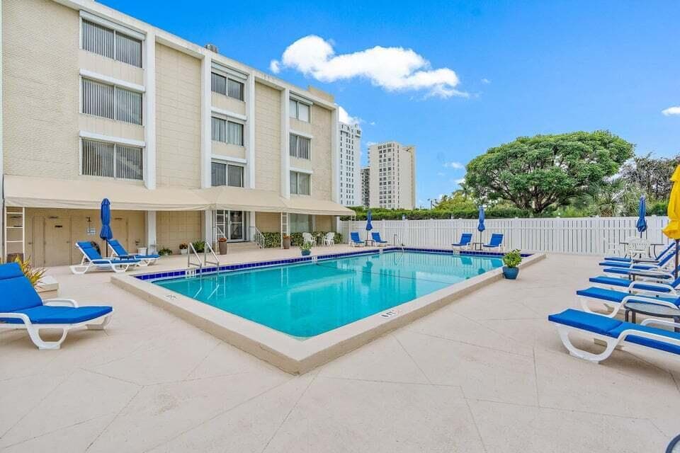 1601 S Flagler Drive 306o photo 6