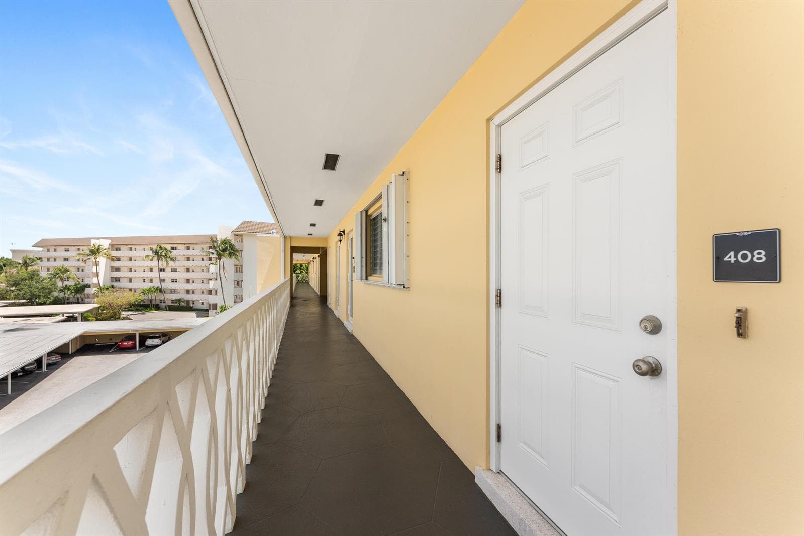 330 N Federal Highway 408 photo 1