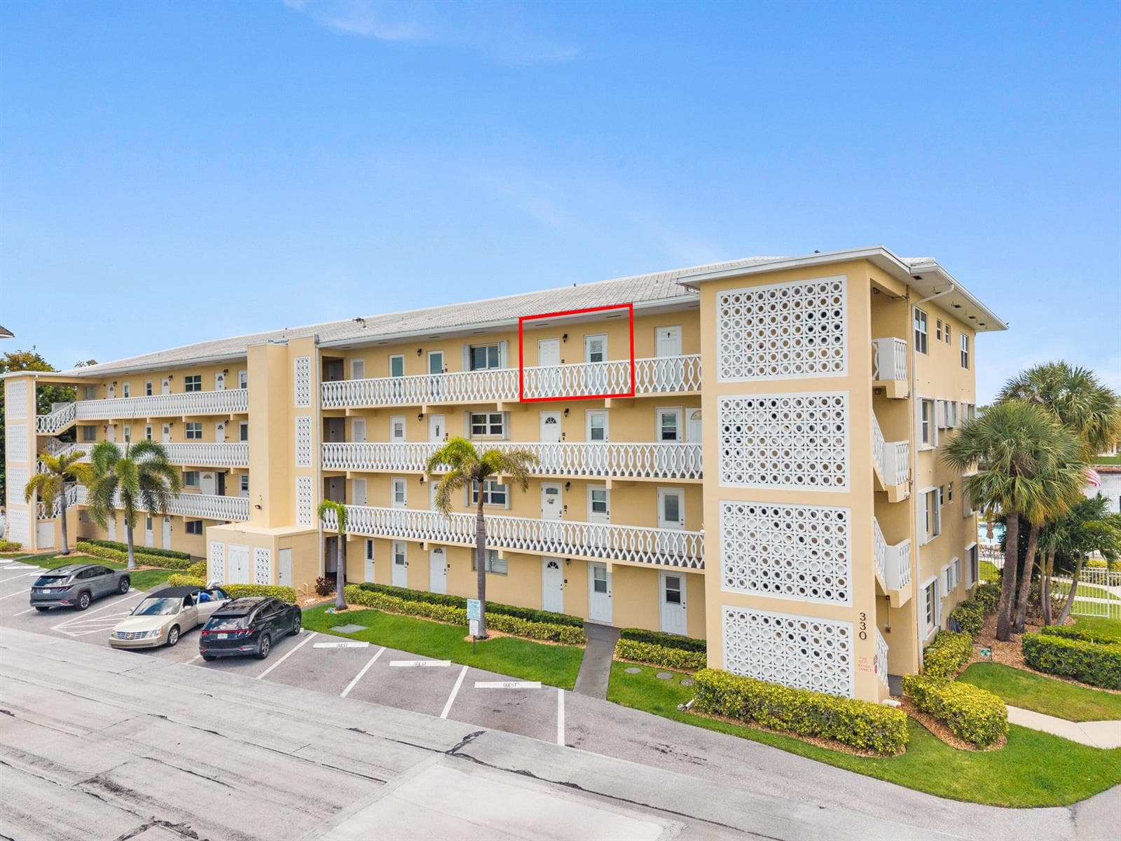330 N Federal Highway 408 photo 20