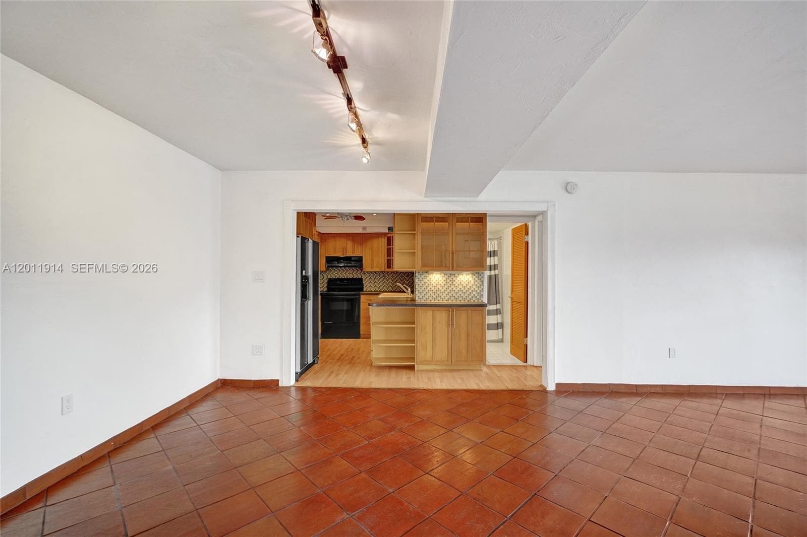 8335 72nd Ave 205D photo 3