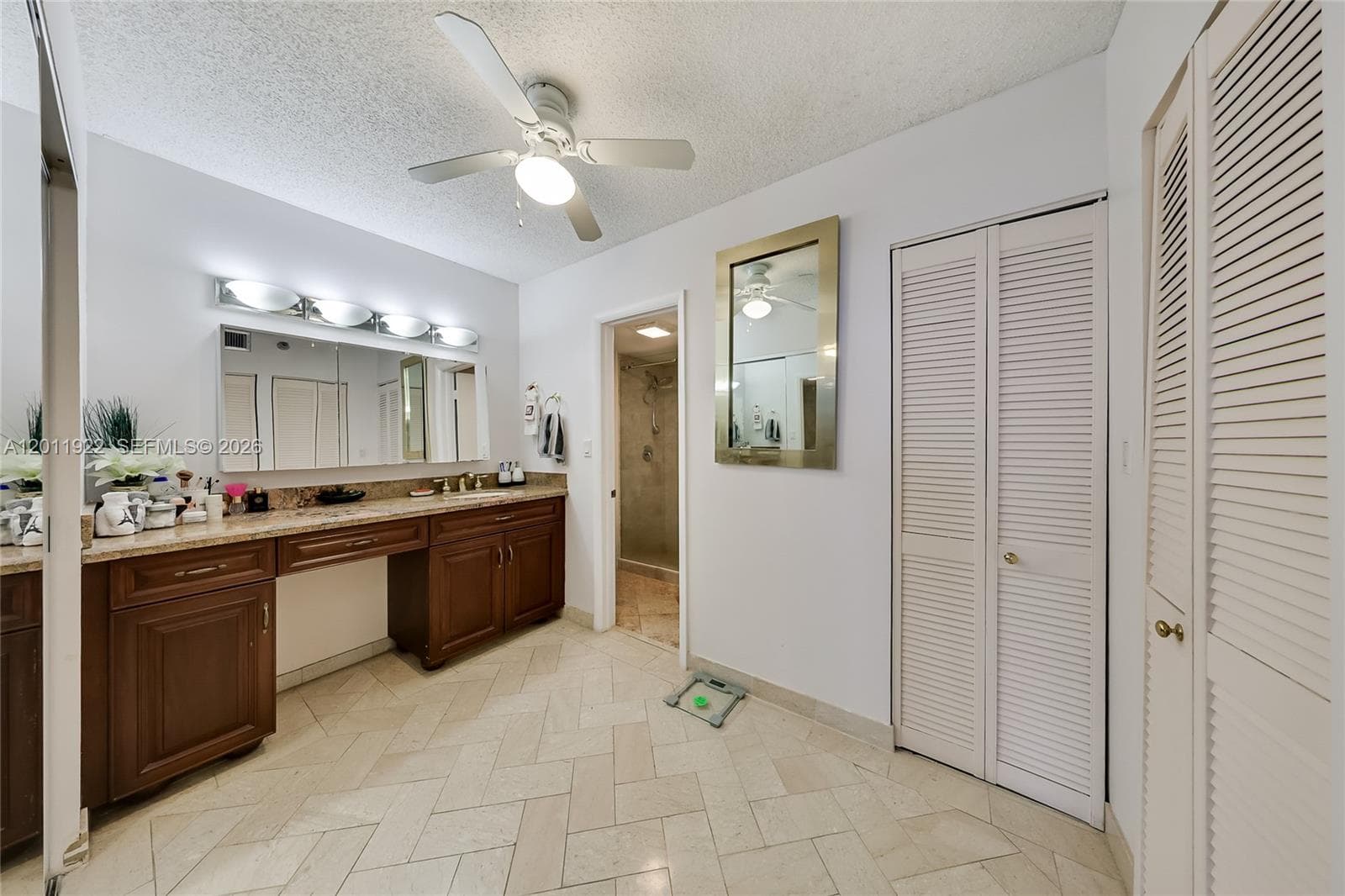 20515 Country Club Dr 1146 photo 13