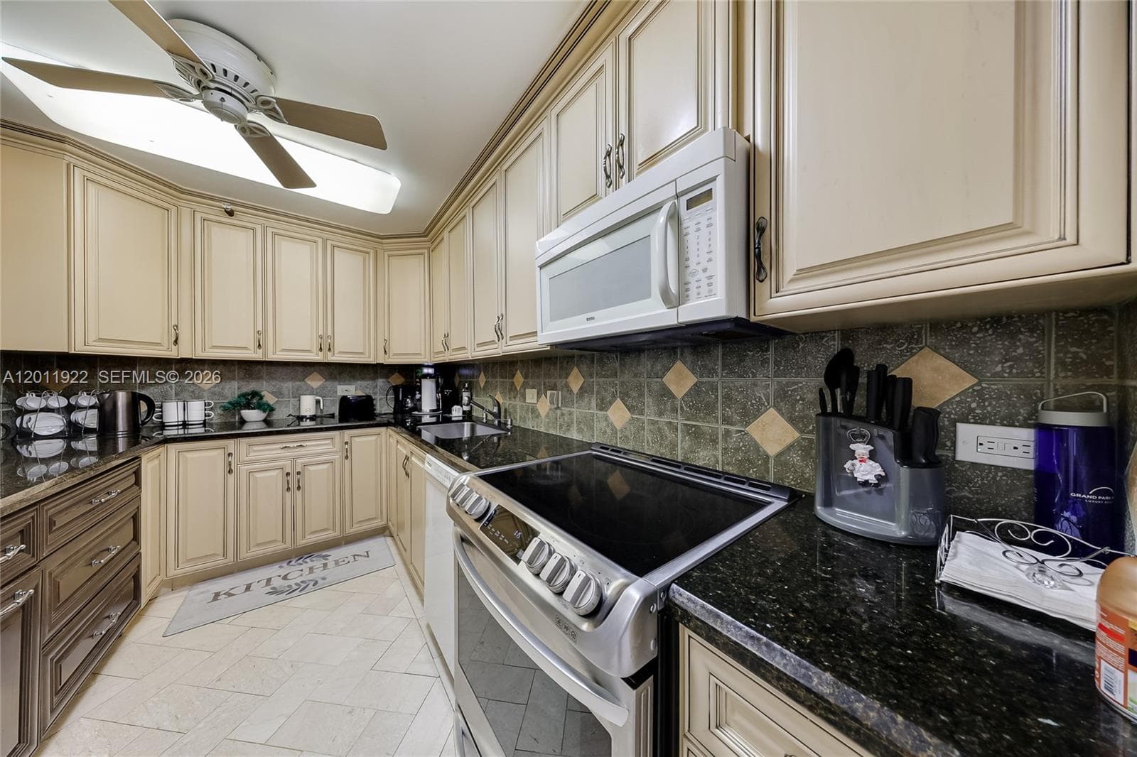 20515 Country Club Dr 1146 photo 9