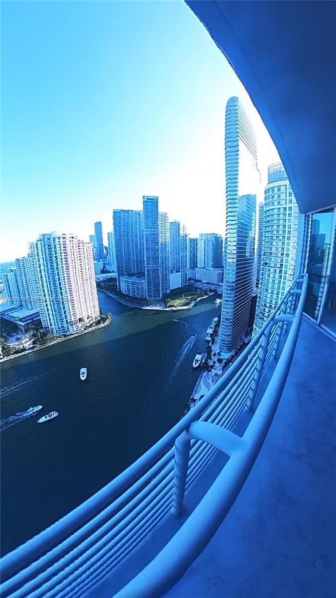 325 Biscayne Blvd 3517 photo 7