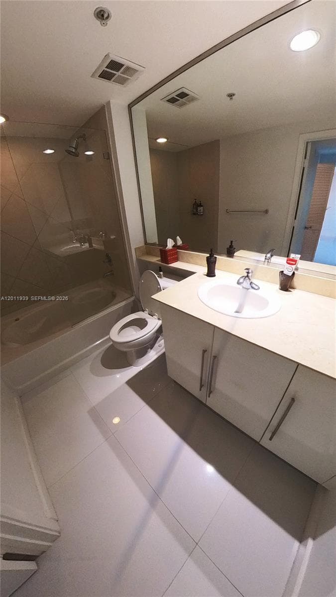325 Biscayne Blvd 3517 photo 11