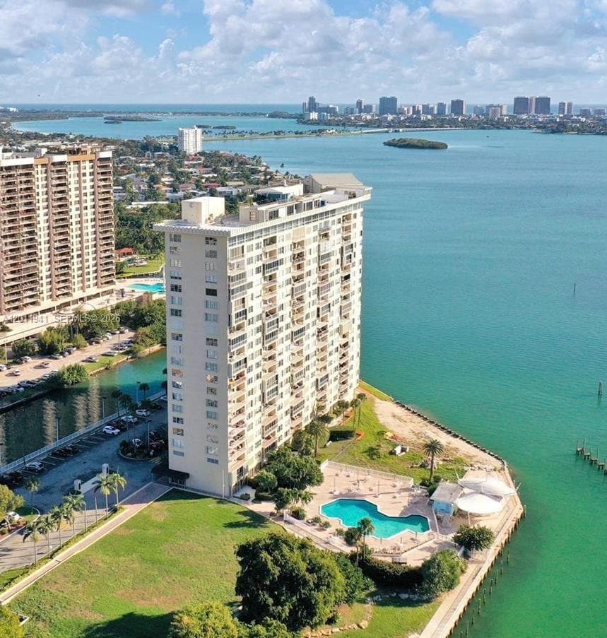 11111 Biscayne Blvd 2H photo 3