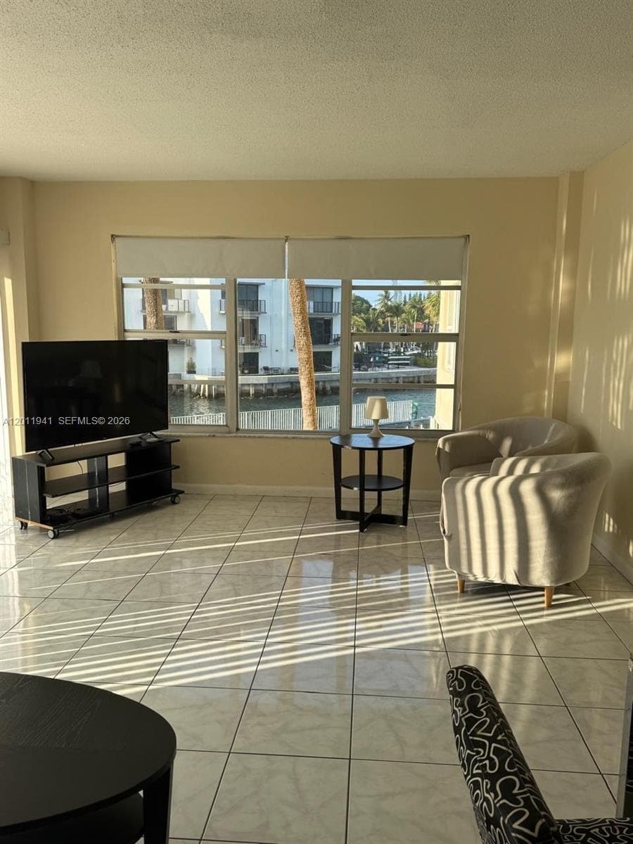 11111 Biscayne Blvd 2H photo 9