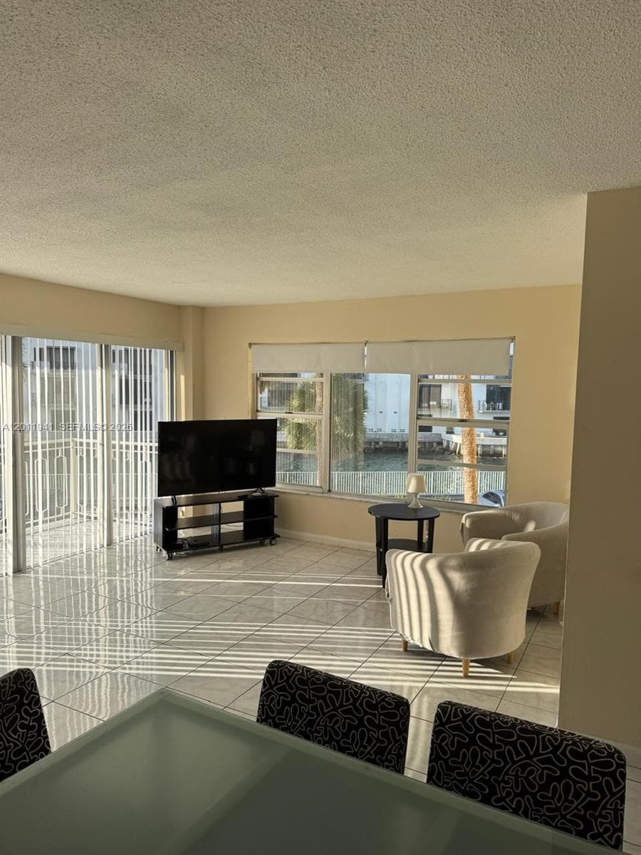 11111 Biscayne Blvd 2H photo 10