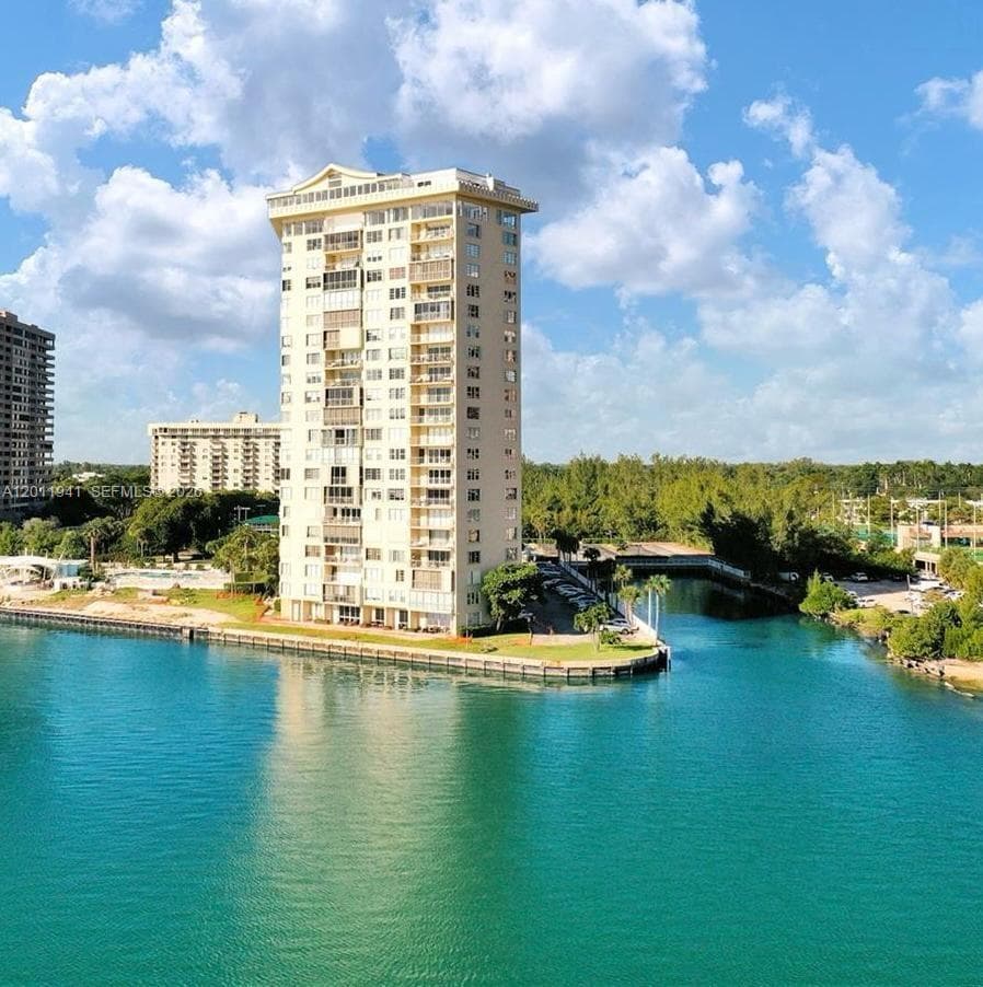 11111 Biscayne Blvd 2H photo 4