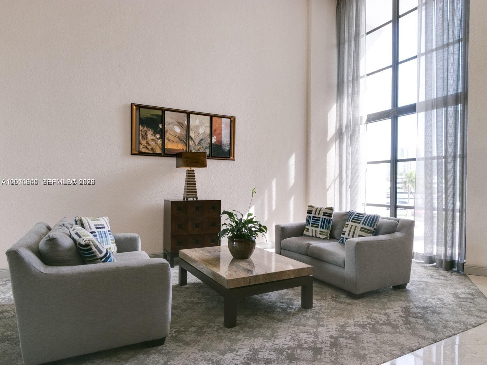 400 Leslie Dr 831 photo 6