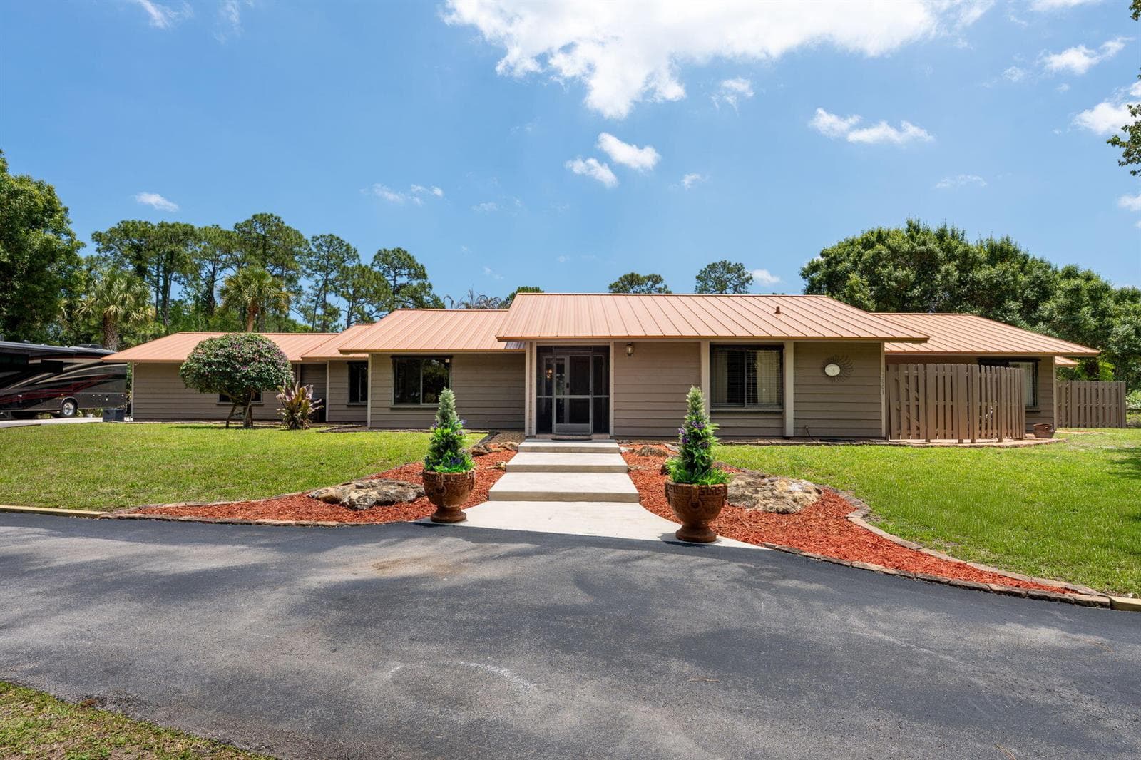 11001 SW Hawkview Circle photo 1