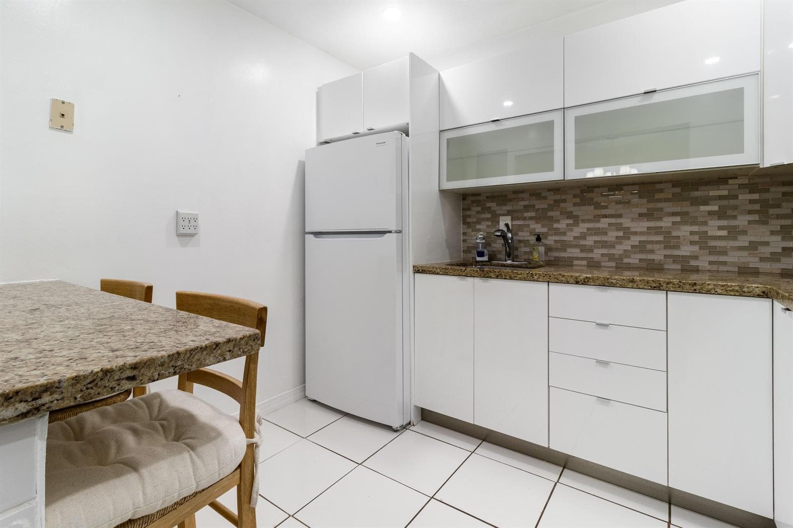 6447 Bay Club Drive 2 photo 6