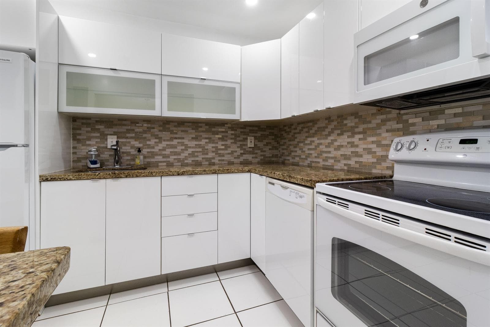 6447 Bay Club Drive 2 photo 7