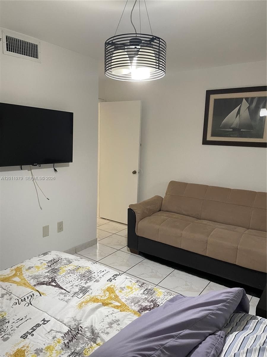 1621 Collins Ave 707 photo 17