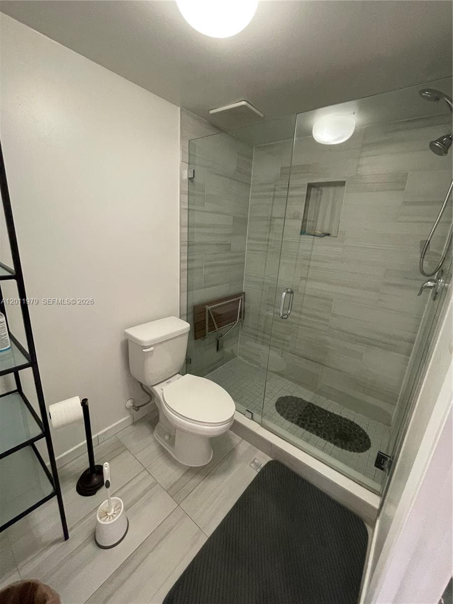 1621 Collins Ave 707 photo 10