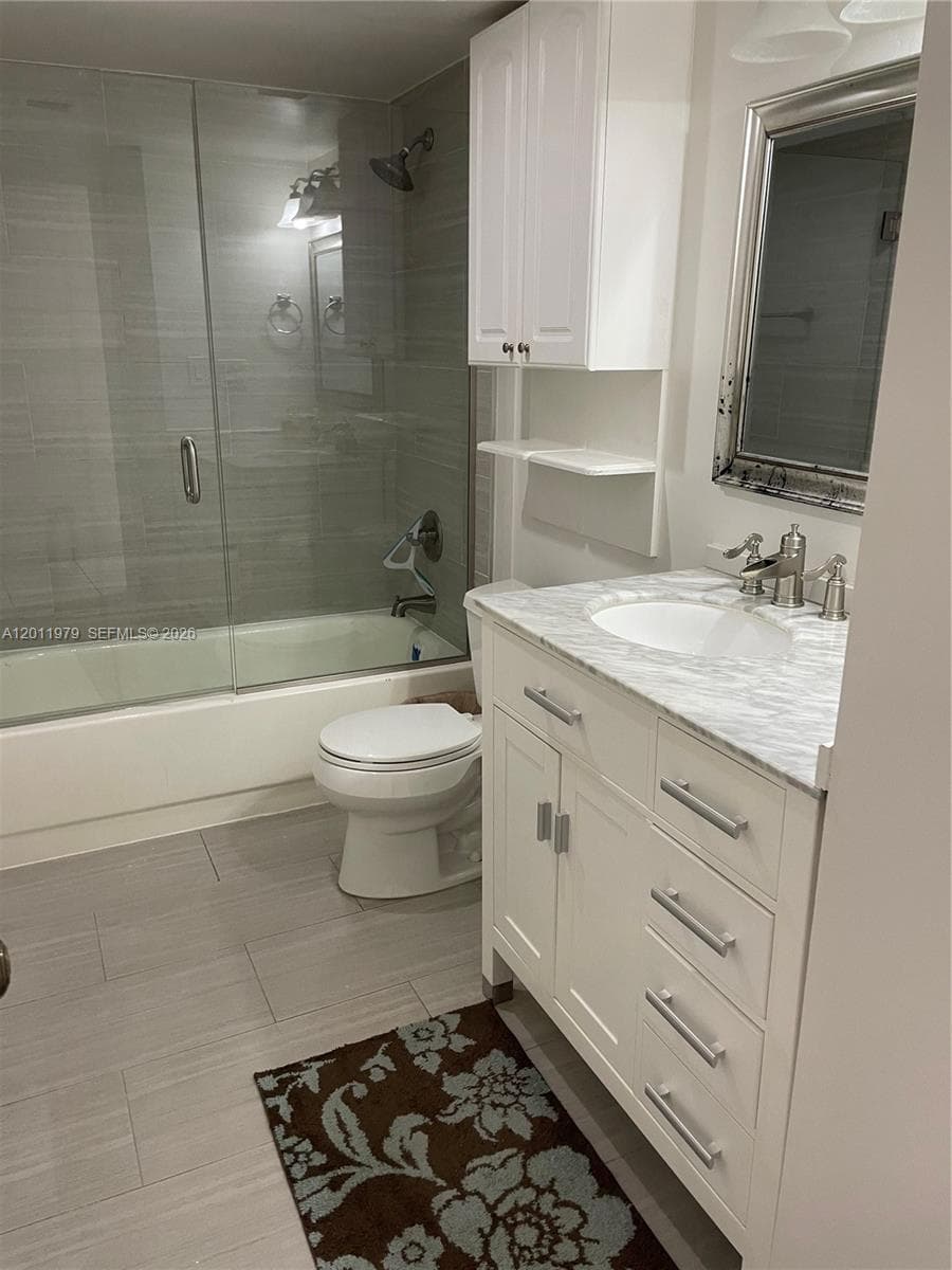 1621 Collins Ave 707 photo 14