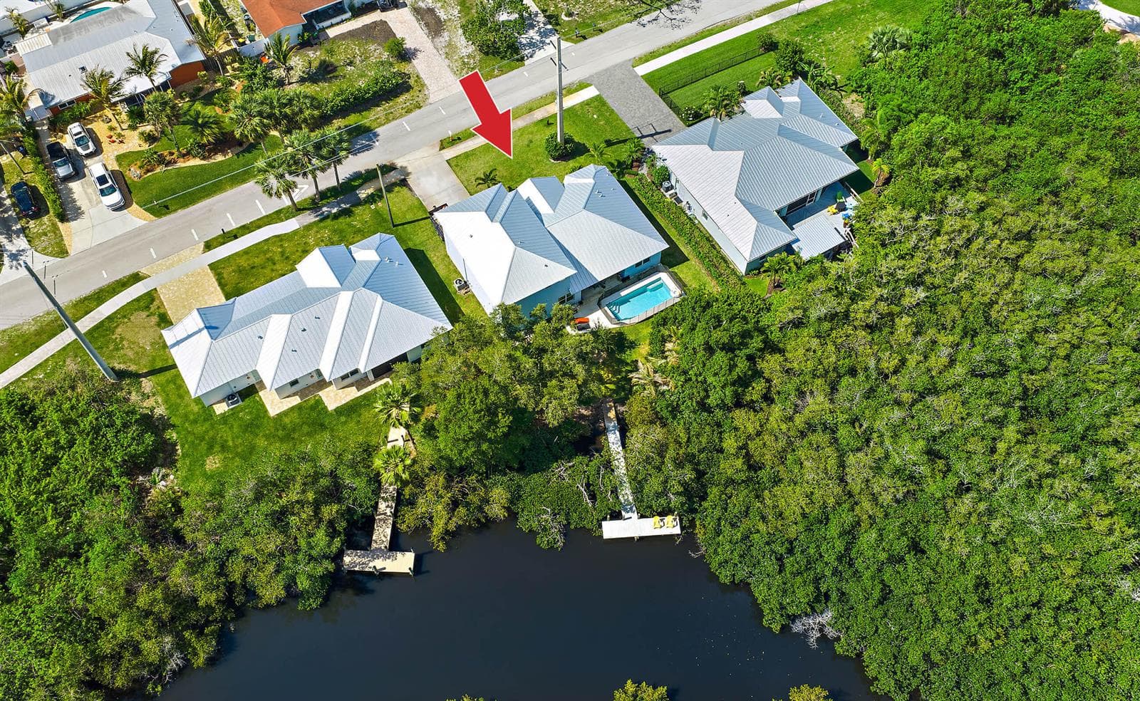 228 SW Indian Groves Drive photo 1