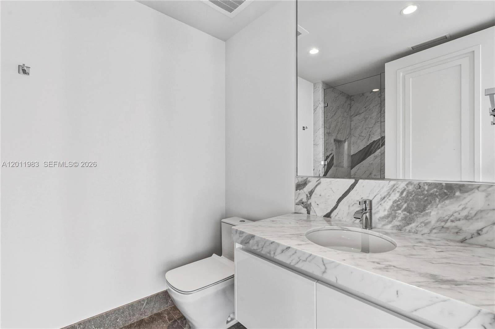 17901 Collins Ave 1803 photo 17