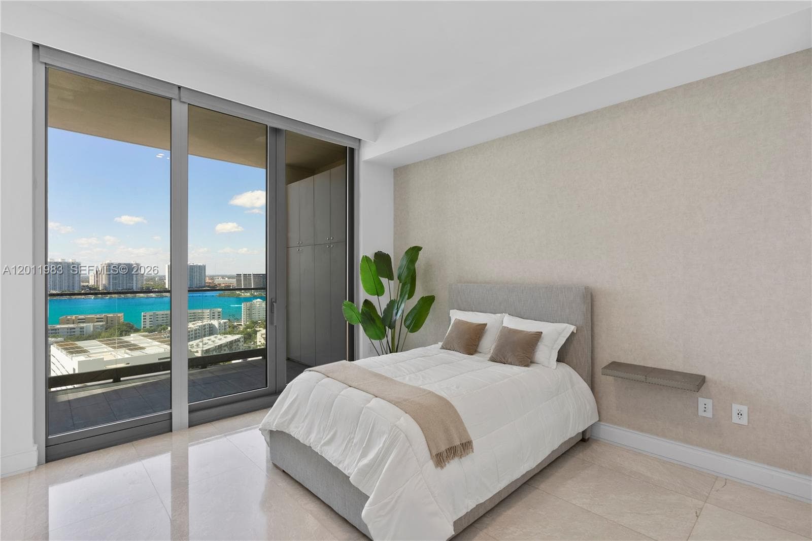 17901 Collins Ave 1803 photo 7