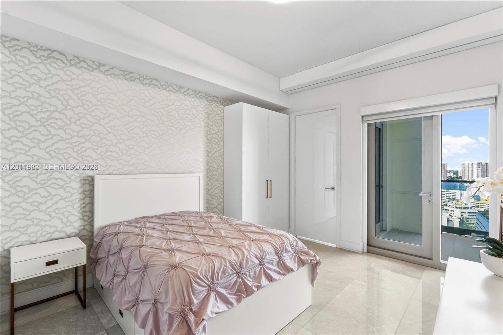 17901 Collins Ave 1803 photo 9