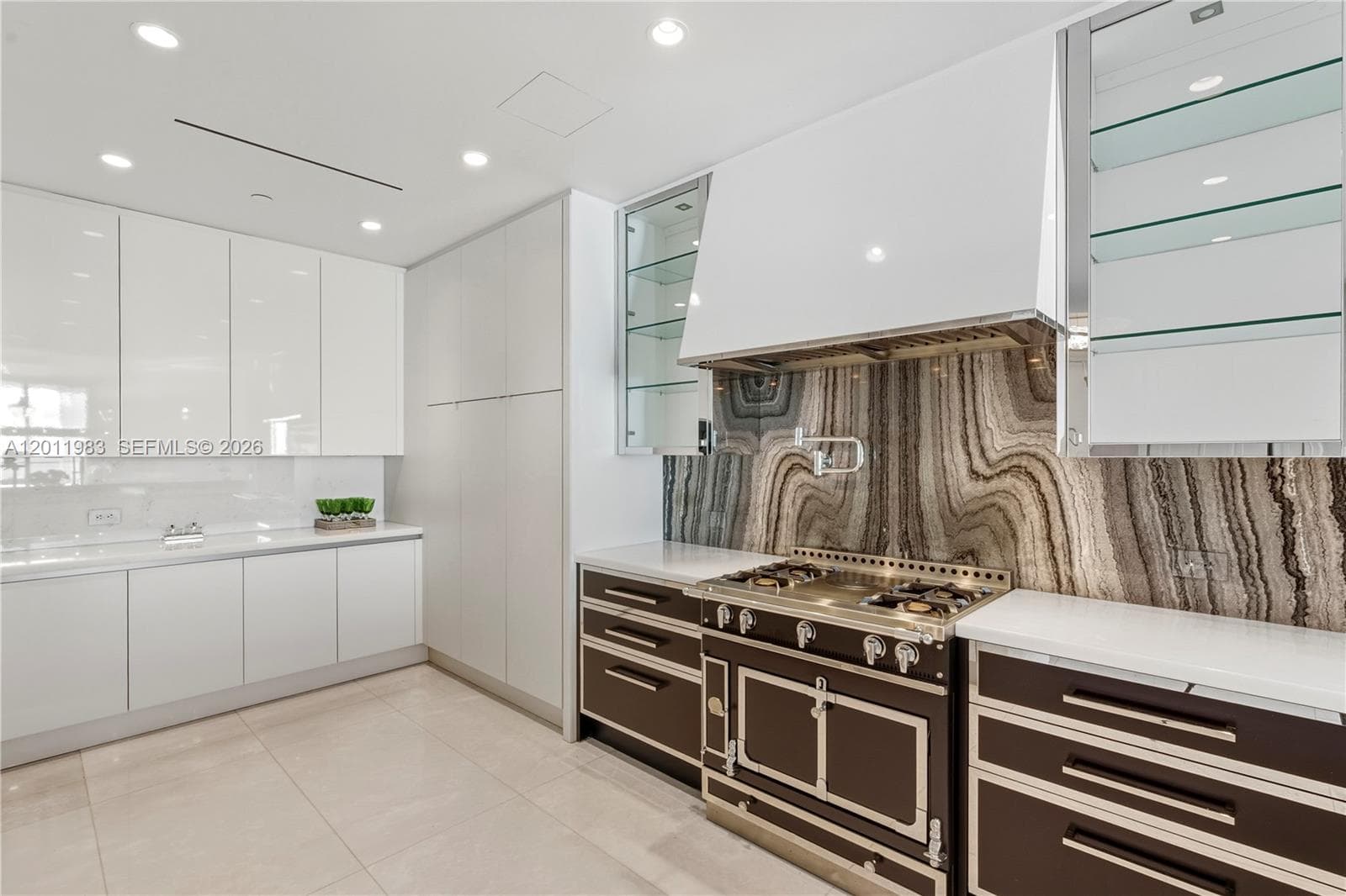 17901 Collins Ave 1803 photo 4