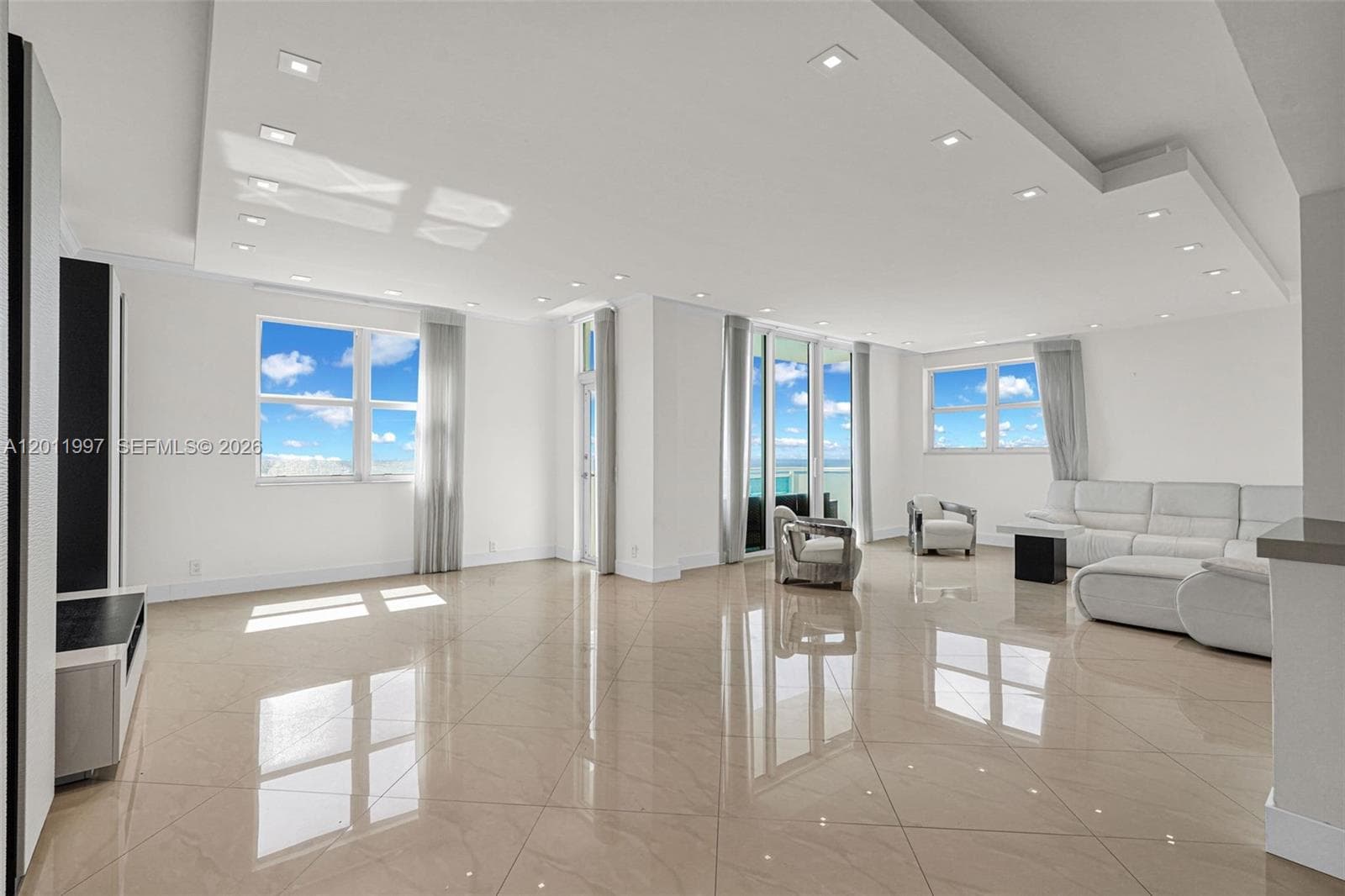 3001 Ocean Dr 1611 photo 6