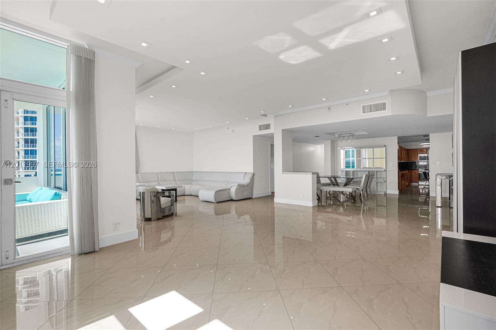 3001 Ocean Dr 1611 photo 8
