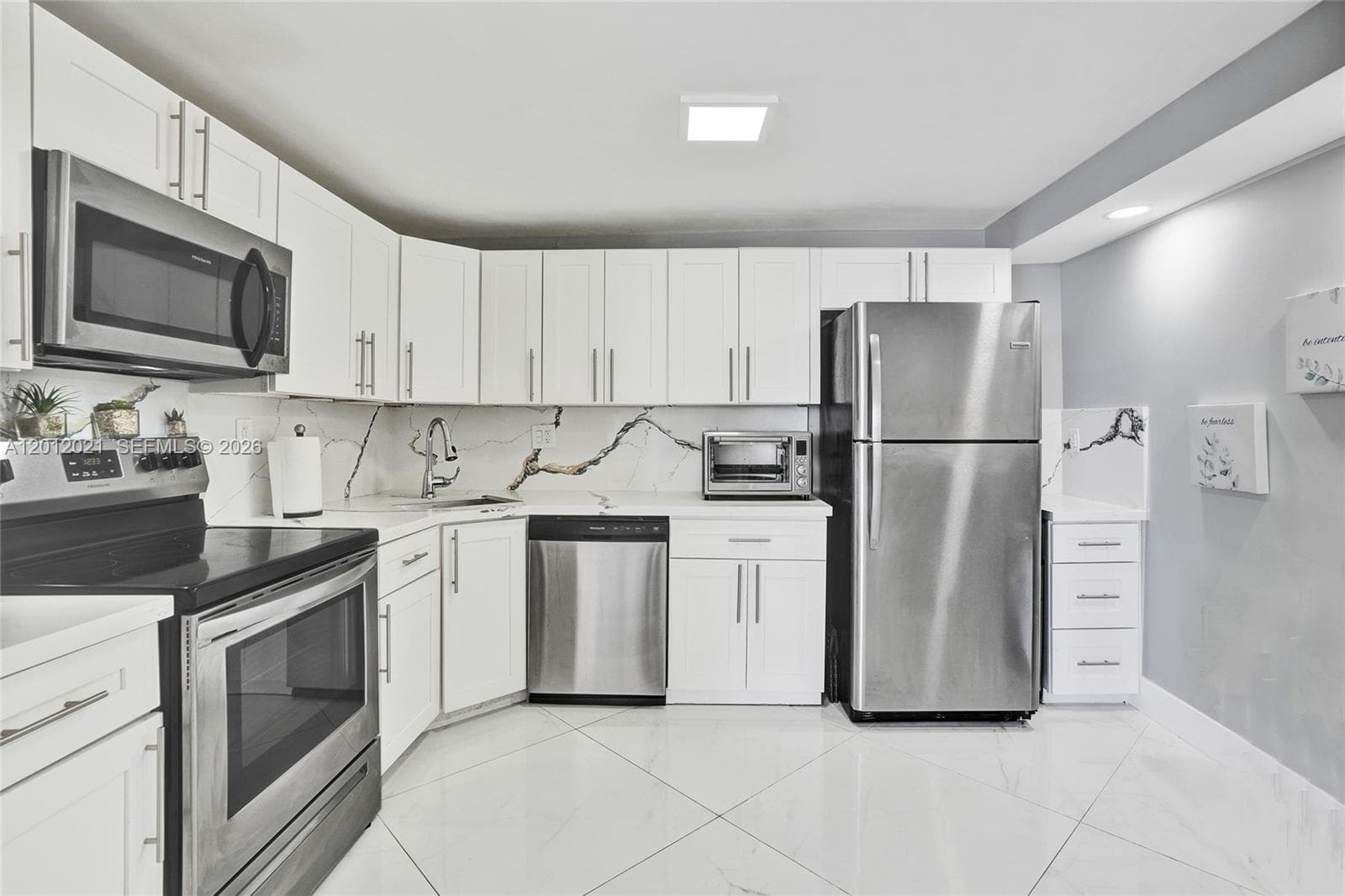 2750 183rd St 2412 photo 14