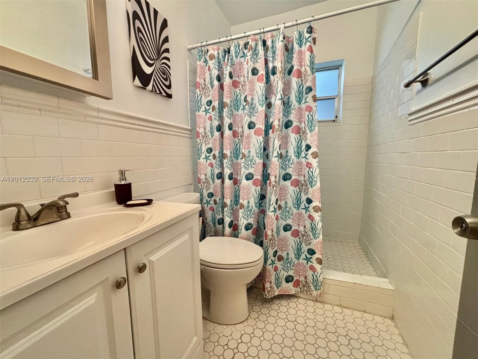 2200 Ocean Dr N109 photo 13