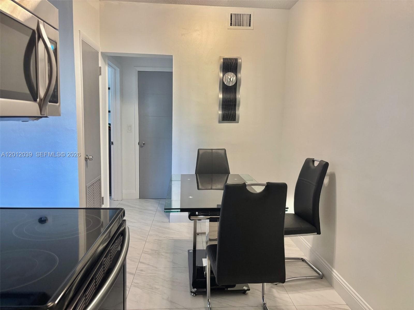 2200 Ocean Dr N109 photo 5
