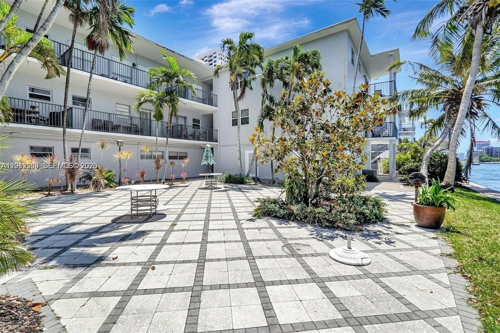 2200 Ocean Dr N109 photo 15