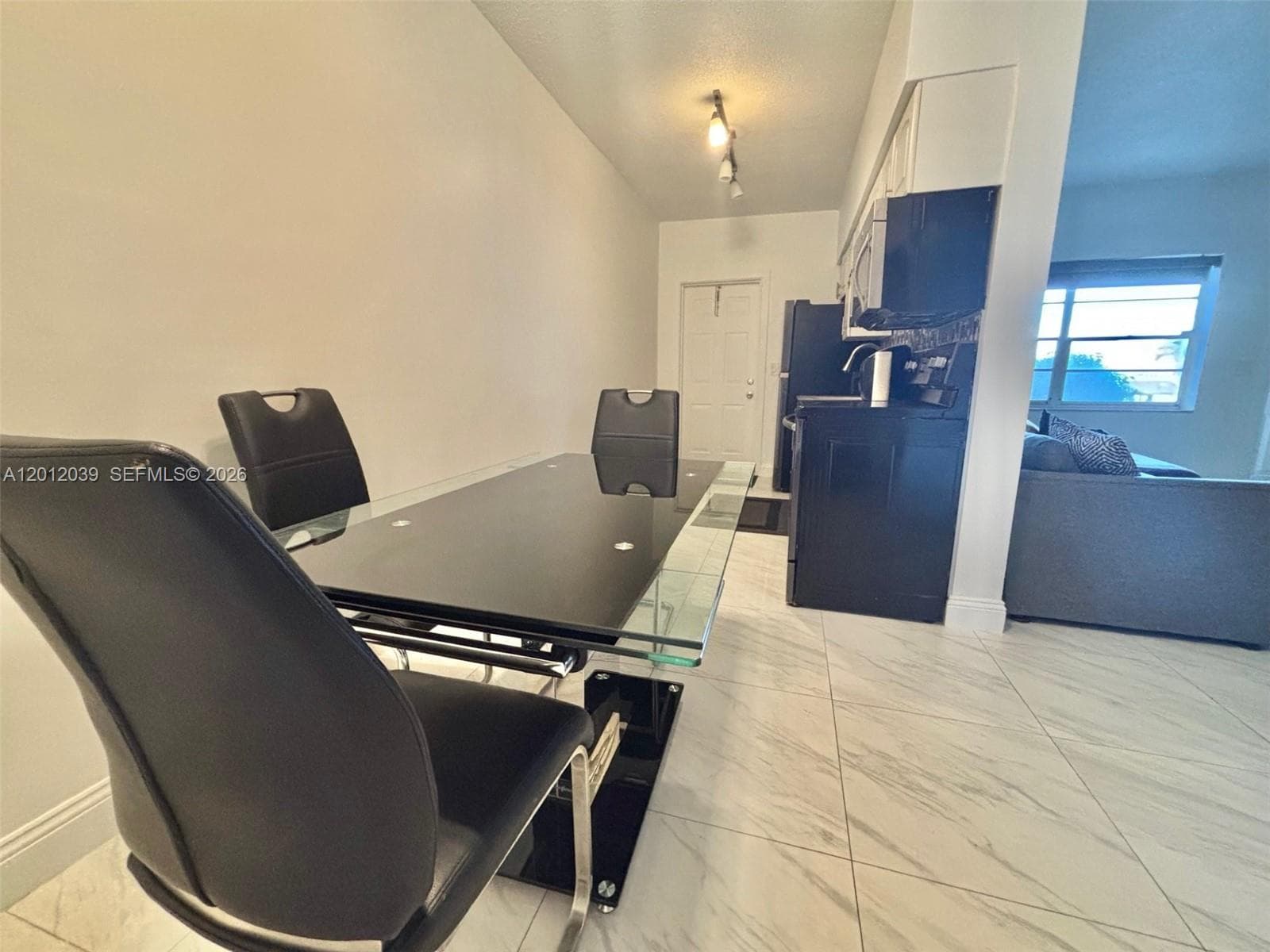 2200 Ocean Dr N109 photo 4