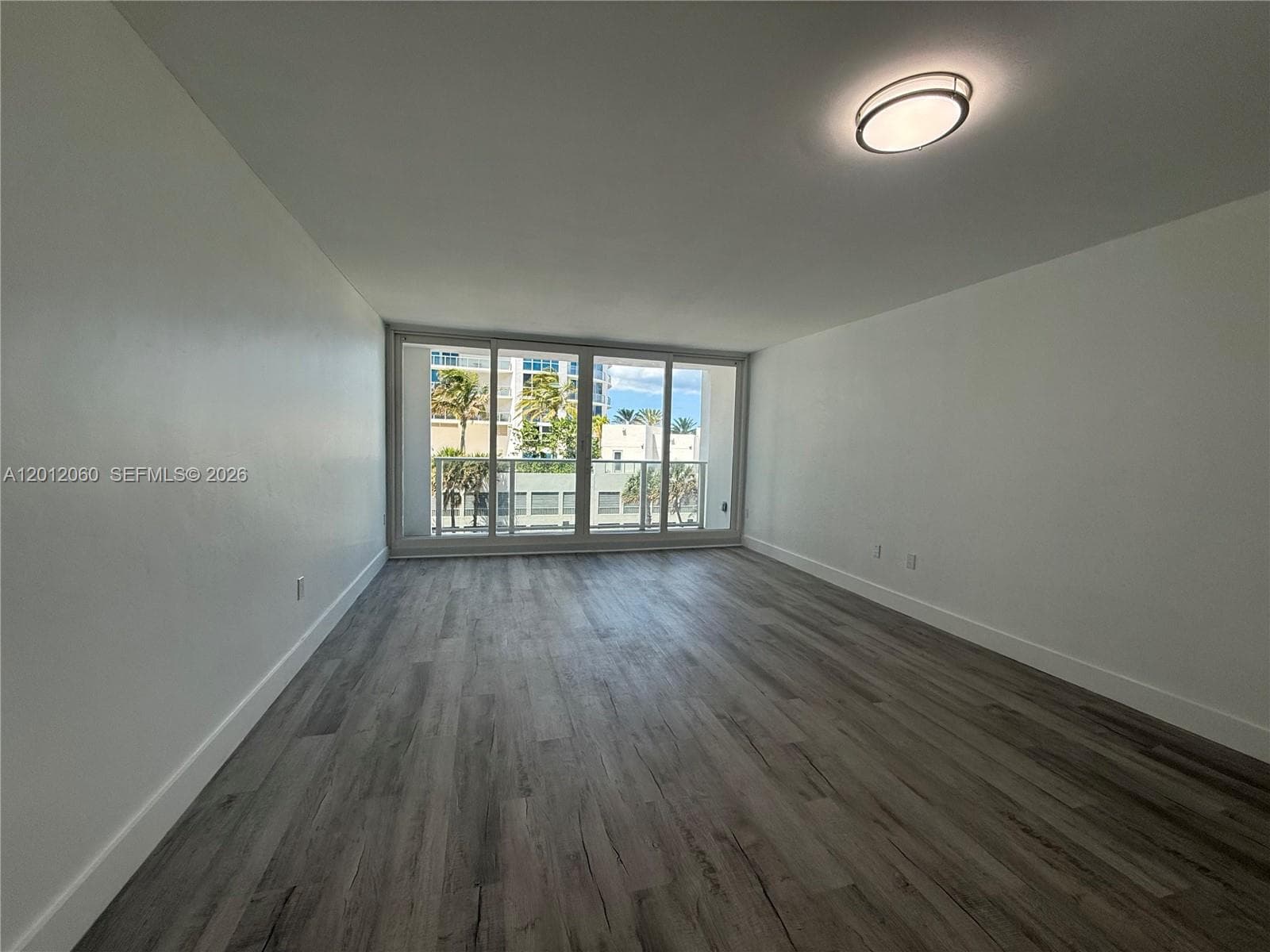 3505 Ocean Dr 310 photo 3