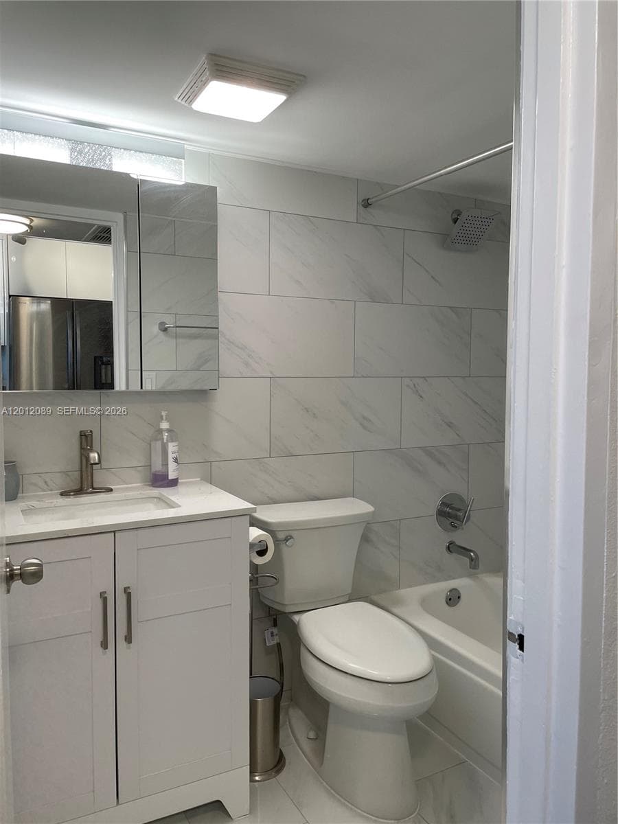 10275 Collins Ave 602 photo 6