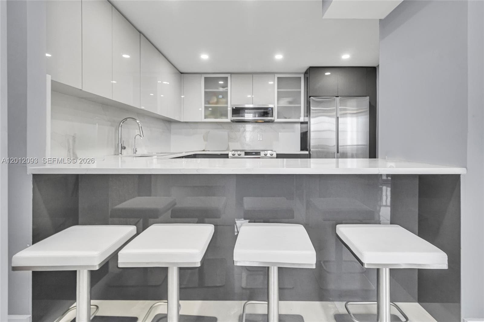 3161 Ocean Dr 1107 photo 4