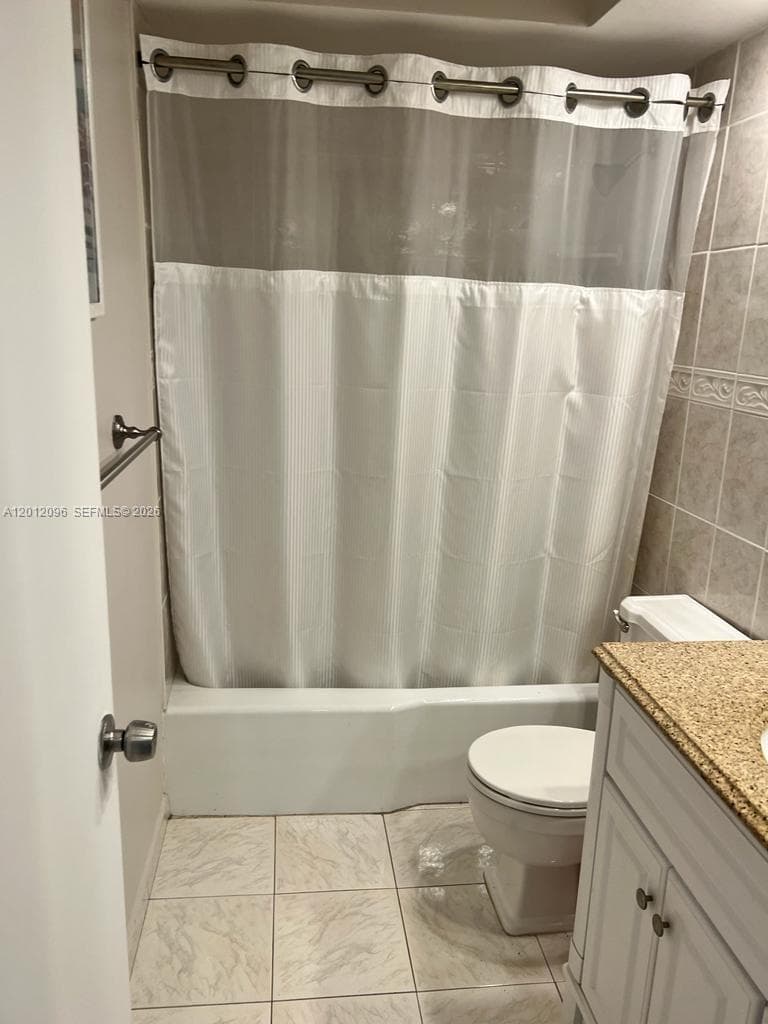 440 Paradise Isle Blvd 406 photo 13