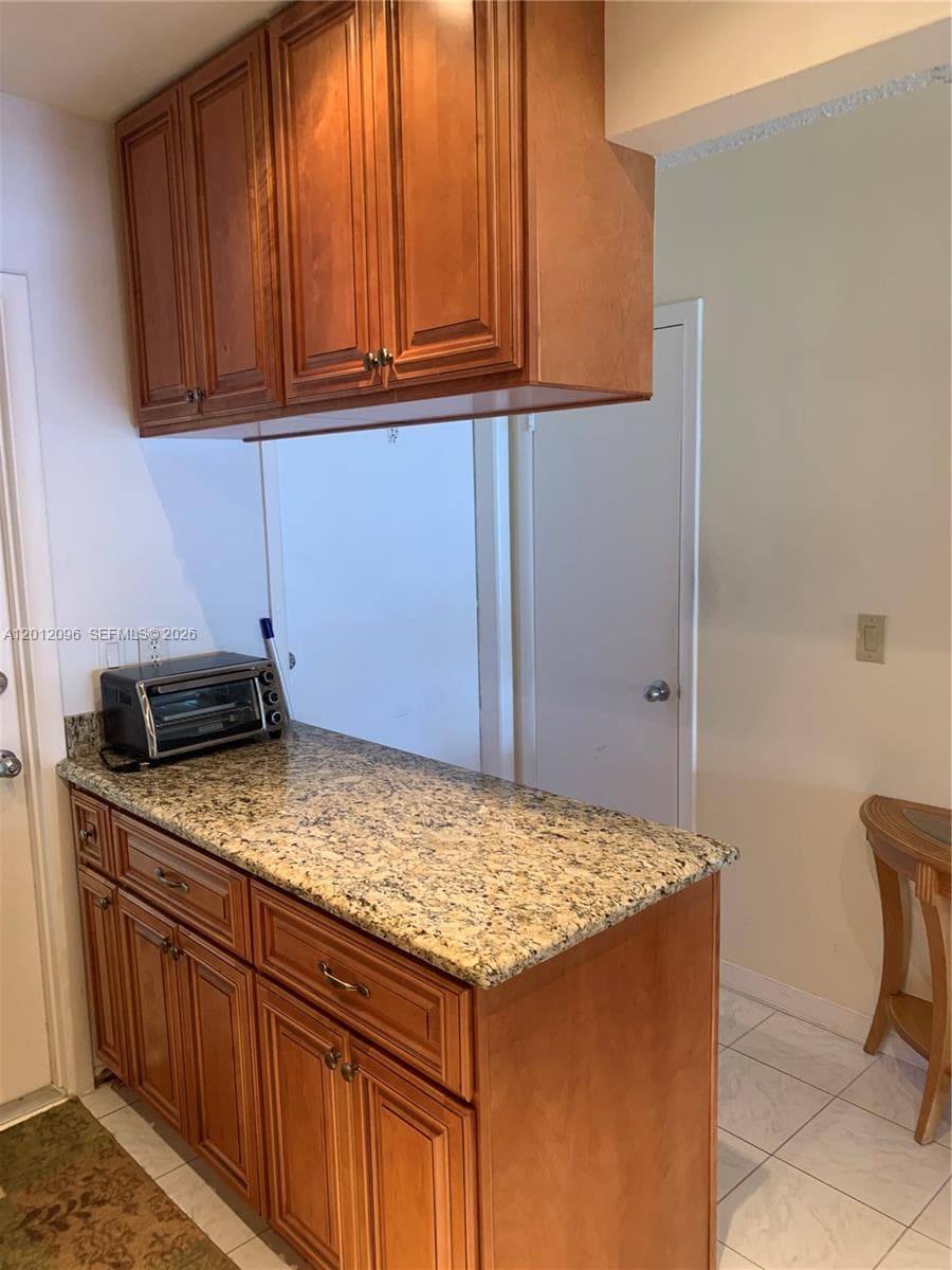 440 Paradise Isle Blvd 406 photo 12
