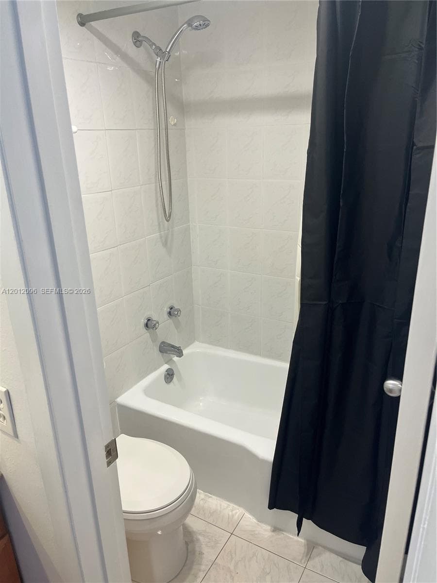 440 Paradise Isle Blvd 406 photo 25