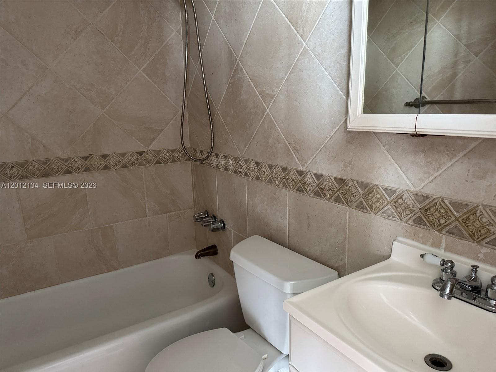 7545 Treasure Dr 5G photo 7