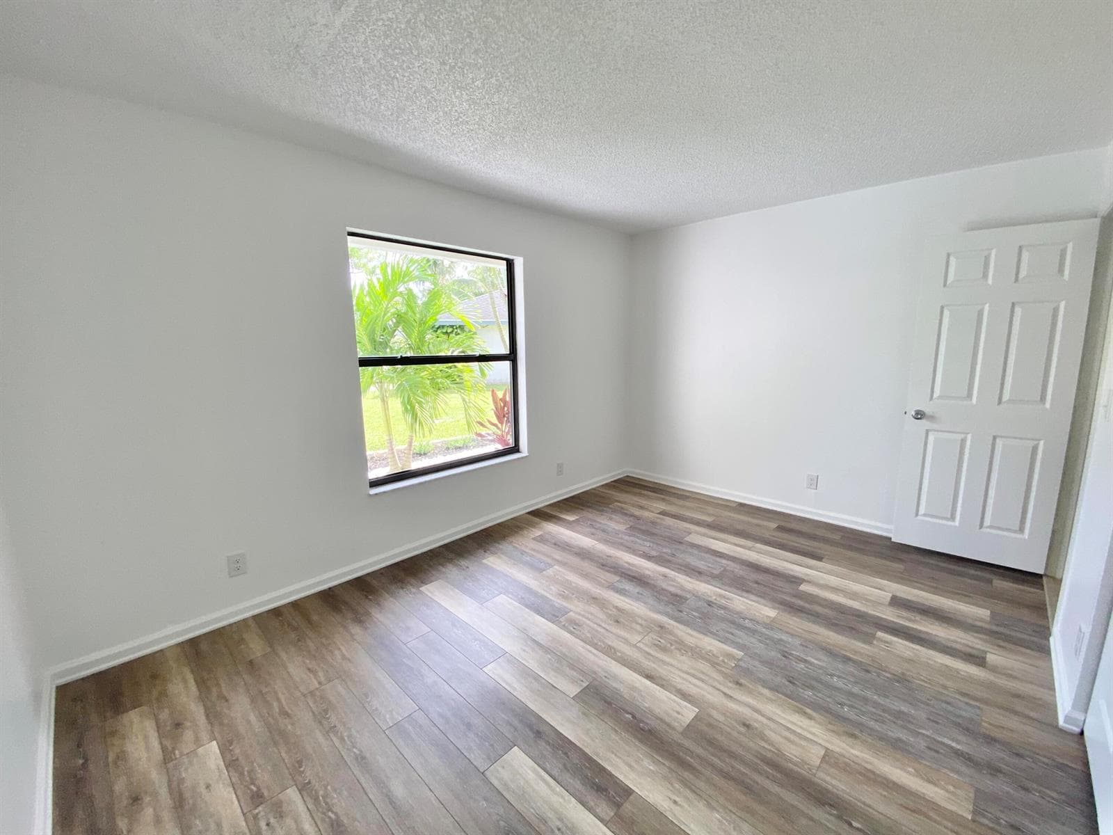 212 Trace Court photo 16