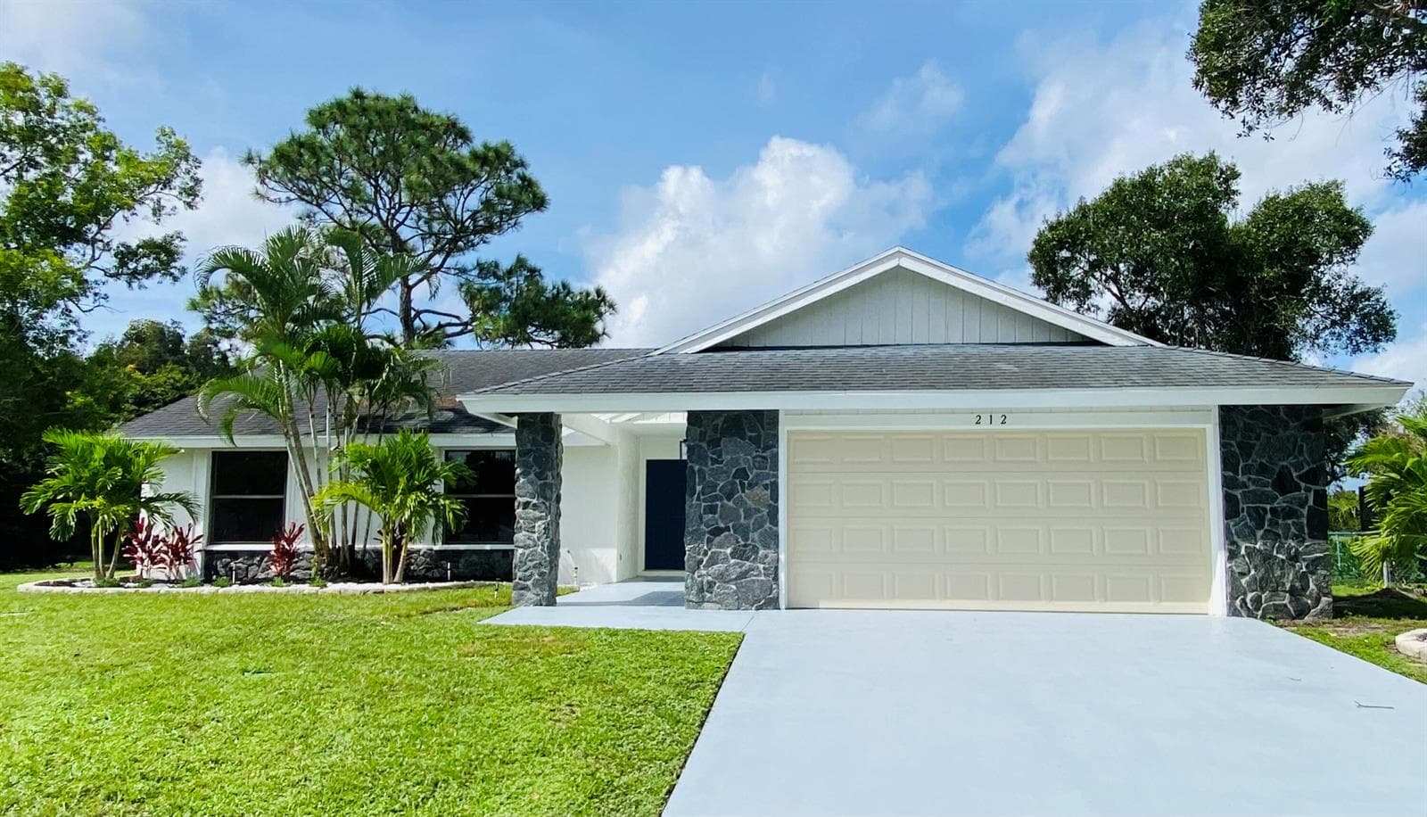 212 Trace Court photo 1