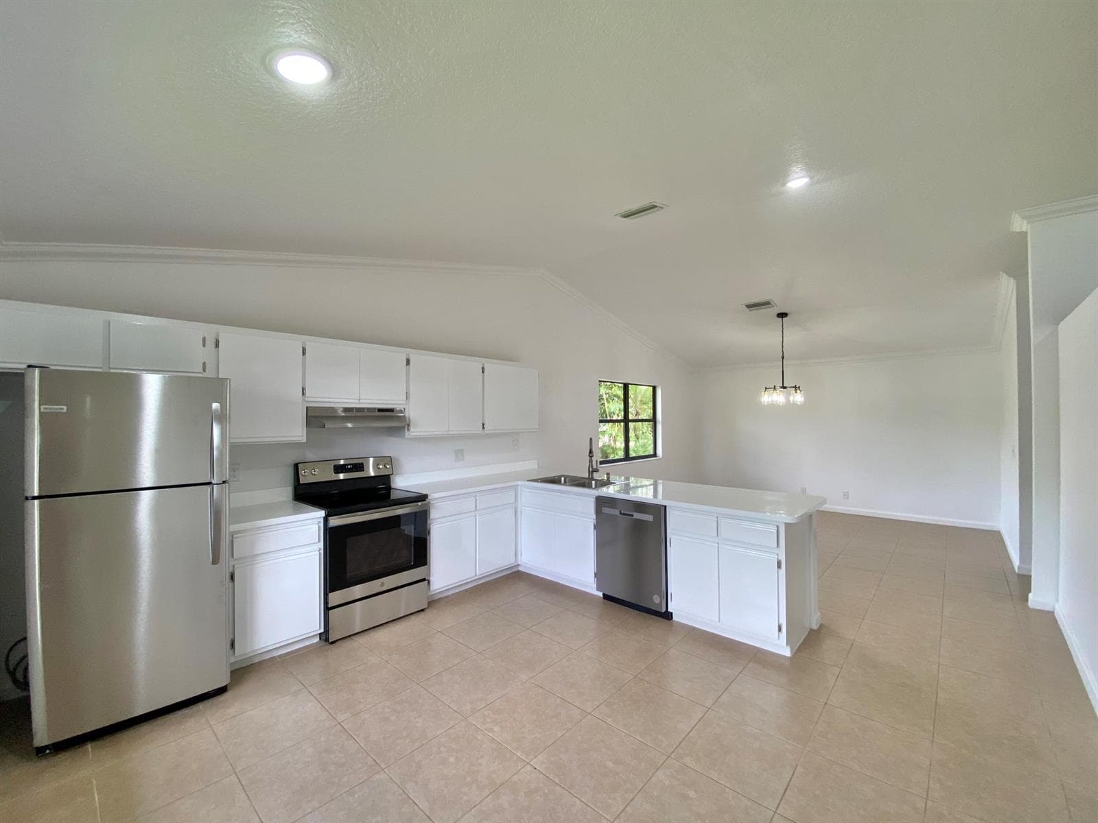 212 Trace Court photo 5