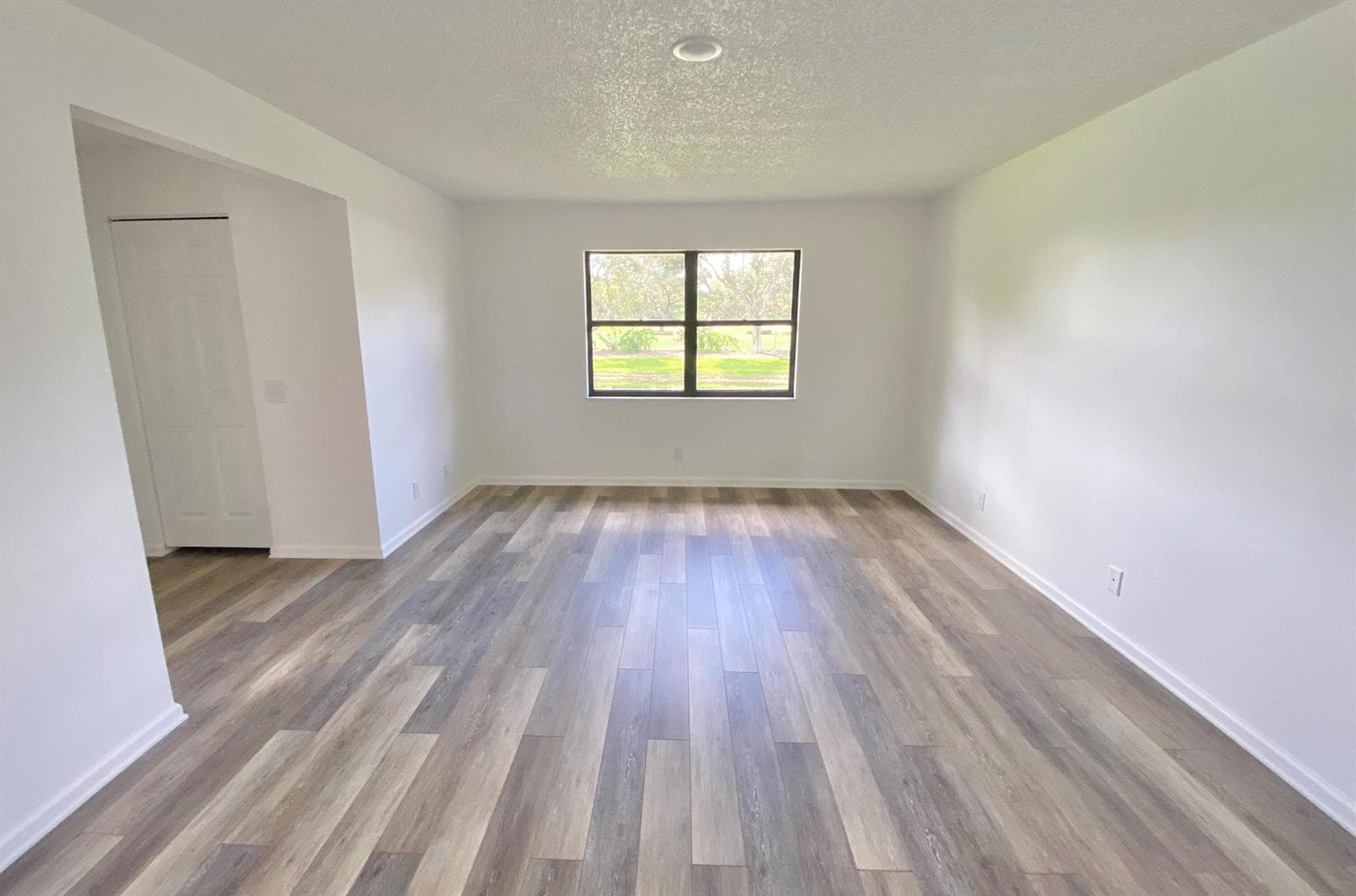 212 Trace Court photo 11