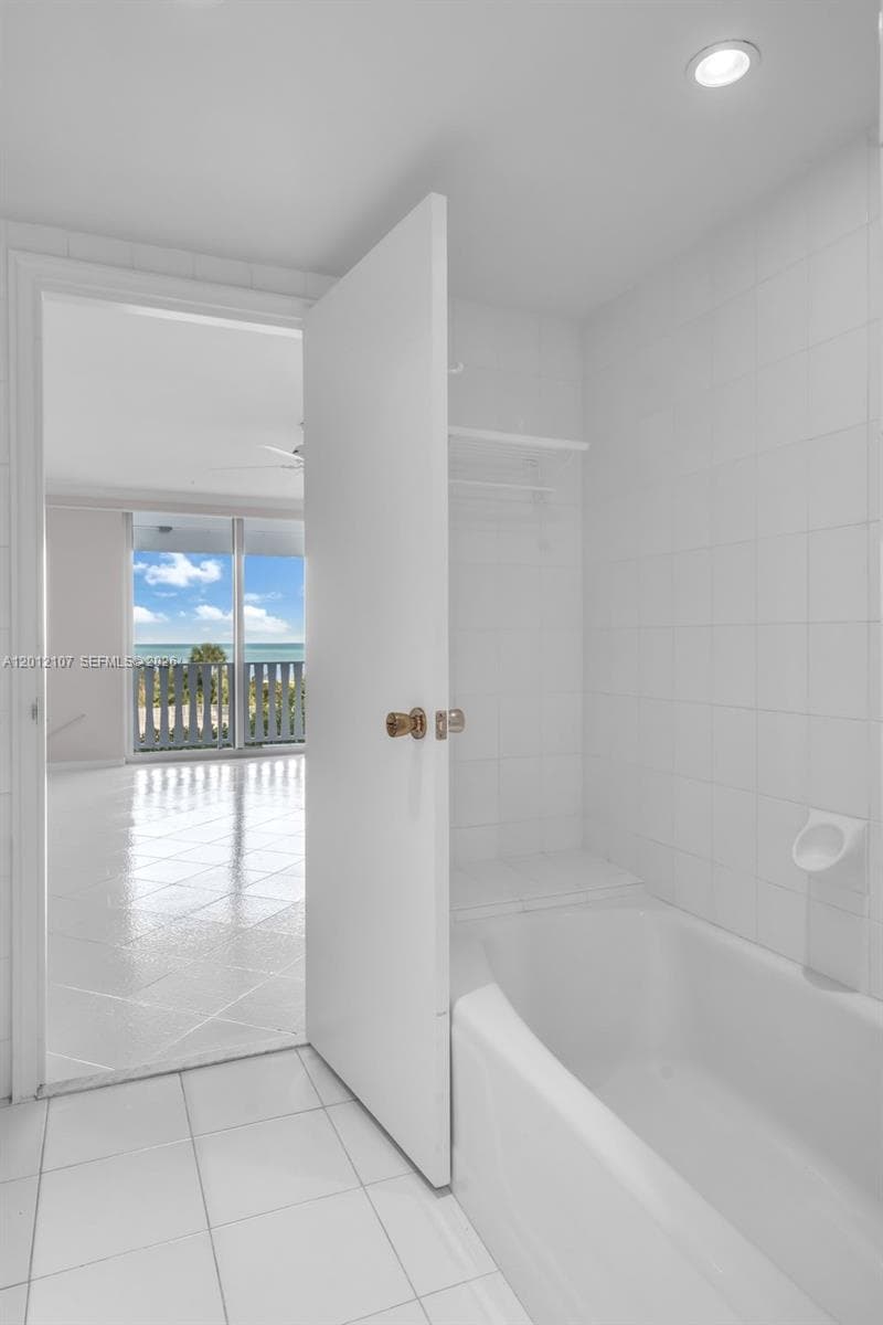 200 Ocean Lane Dr 407 photo 13