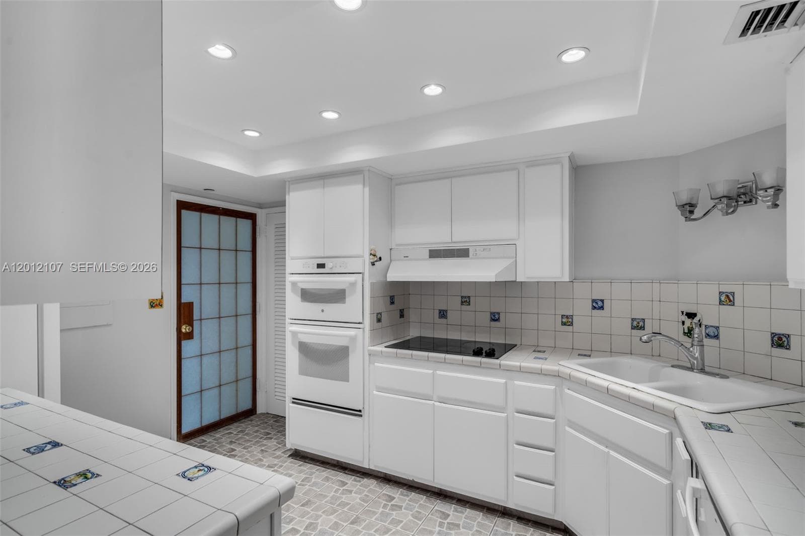 200 Ocean Lane Dr 407 photo 7