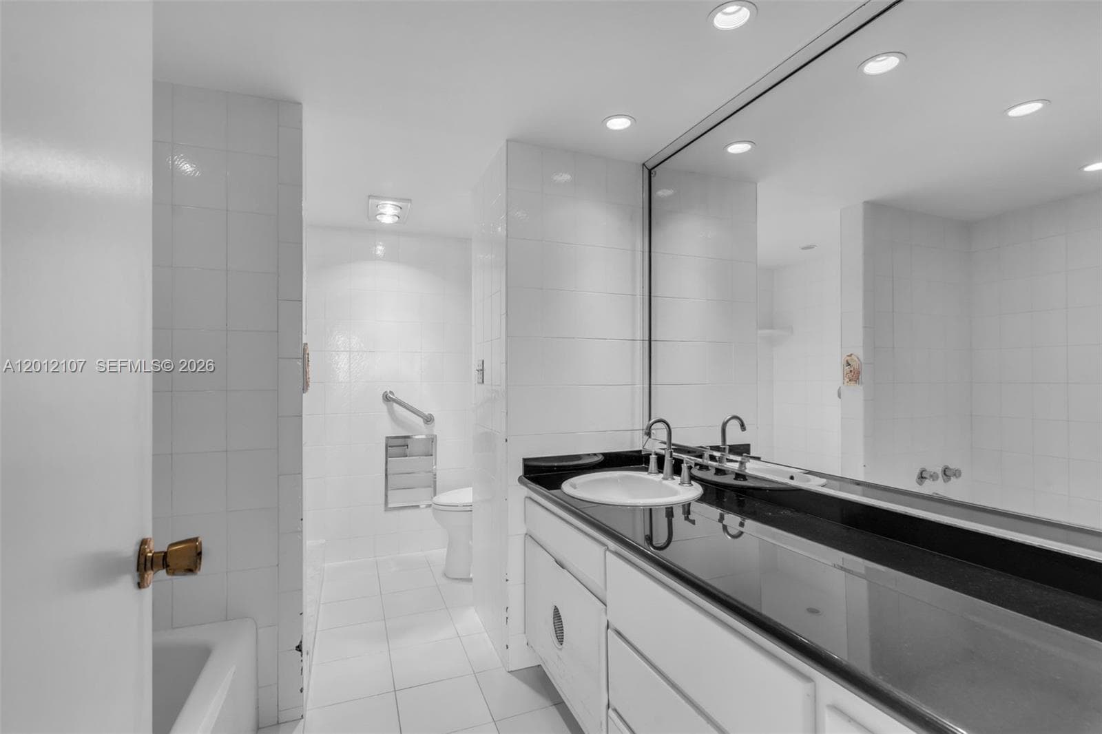 200 Ocean Lane Dr 407 photo 11