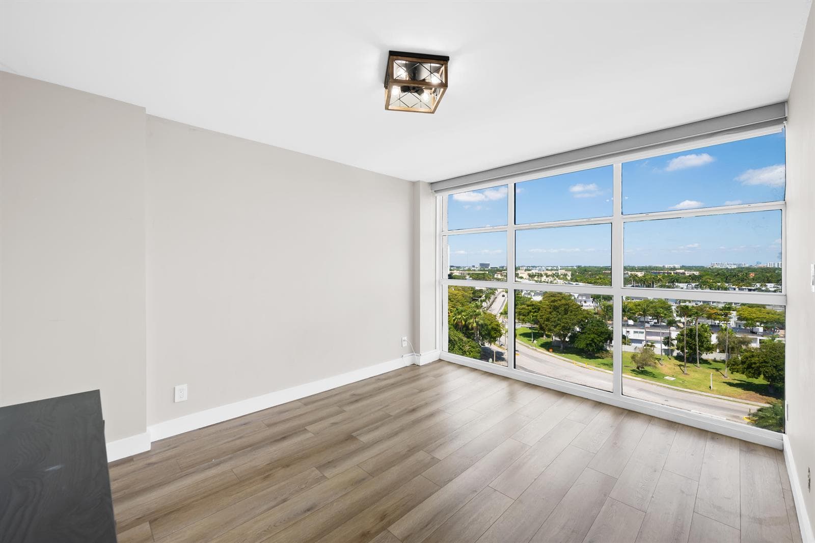 600 Parkview Drive 1029 photo 16