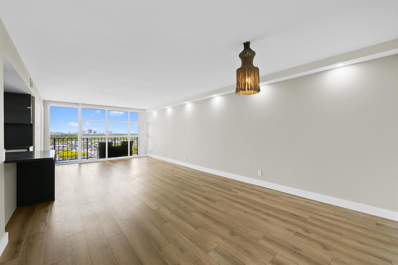 600 Parkview Drive 1029 photo 12